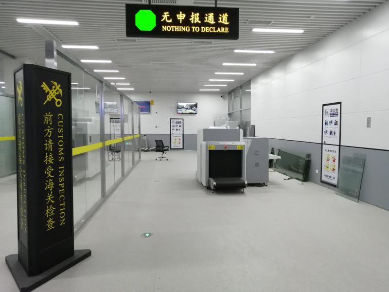 Рентгеновский сканер багажа EASTIMAGE установлен на таможне в аэропорту Китая
